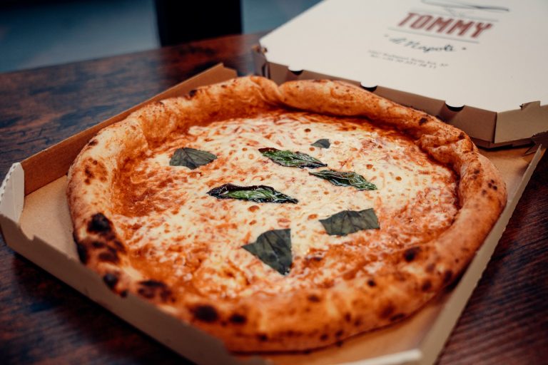 Tommy di Napoli Margherita pizza