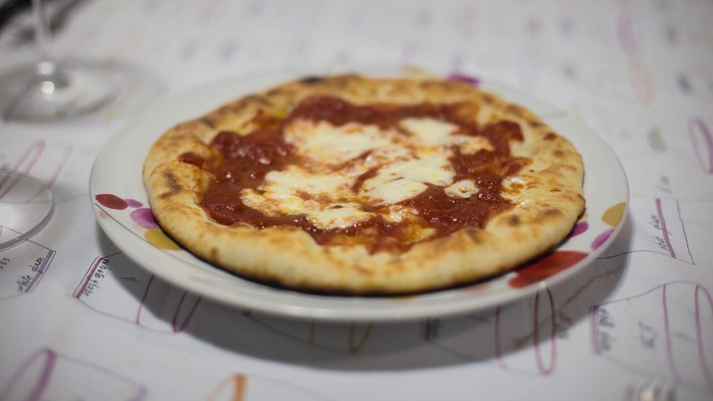 Otthon sütött pizza (illusztráció)