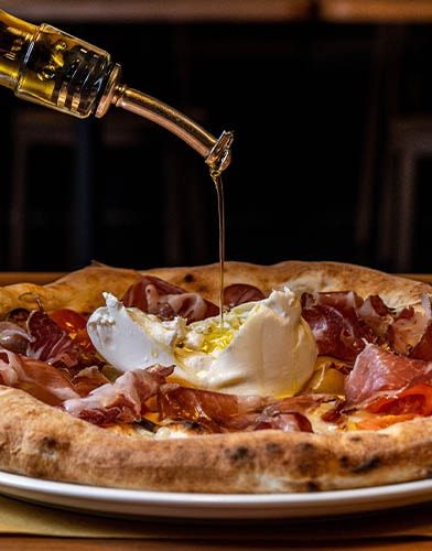 Burratás, sonkás gourmet pizza – METRO Gasztroakadémia