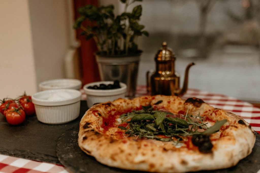 Frissen sült nápolyi pizza a Pizza-Workshop műhelyében